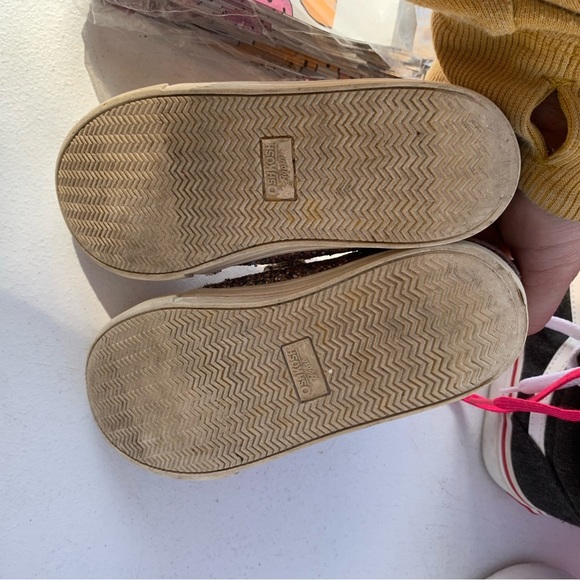 Oshgosh size 12 M Kids Glitter Sneakers with Pink Accents - Picture 5 of 5